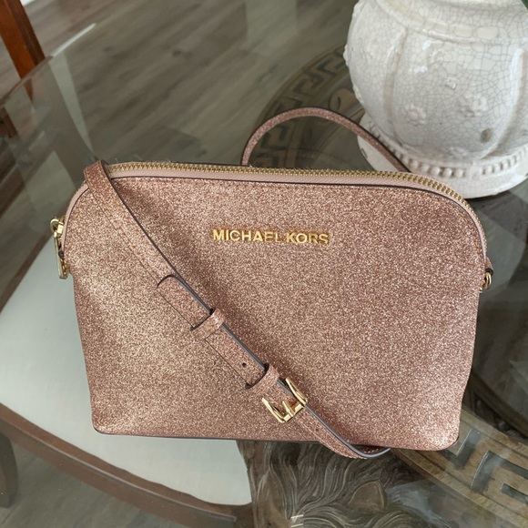 Michael Kors Handbags - 🩷🩷MICHAEL KORS ROSE GOLD GLITTER LEATHER CINDY DOME CROSSBODY BAG!🩷🩷